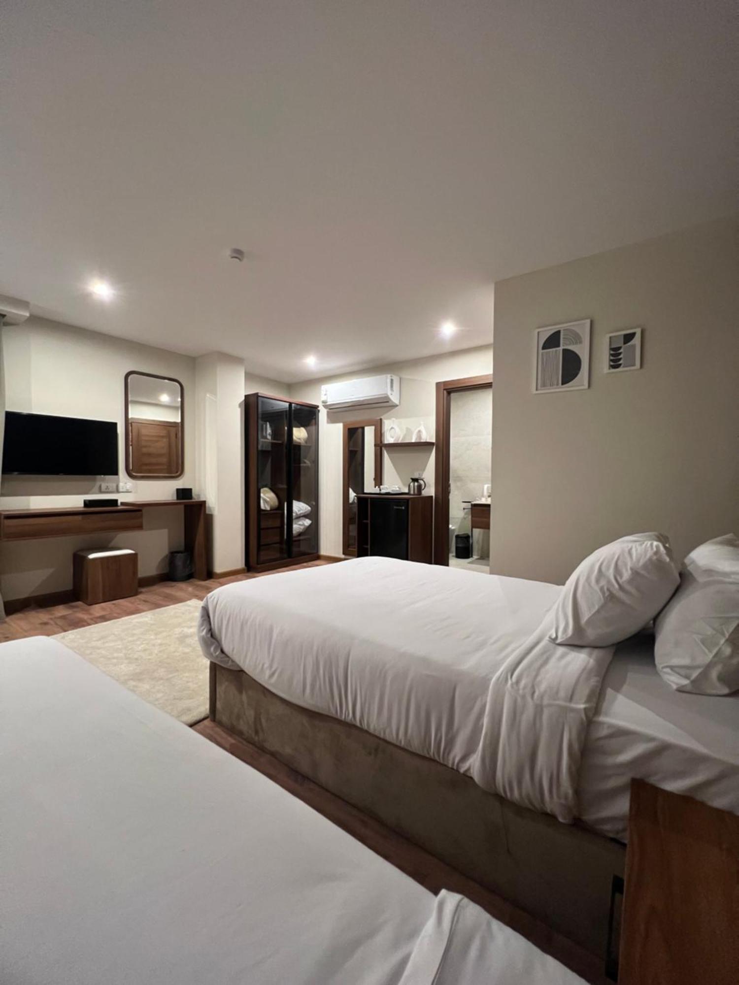 The Home Boutique Hotel Pyramids Inn Kafret el-Gabal Esterno foto