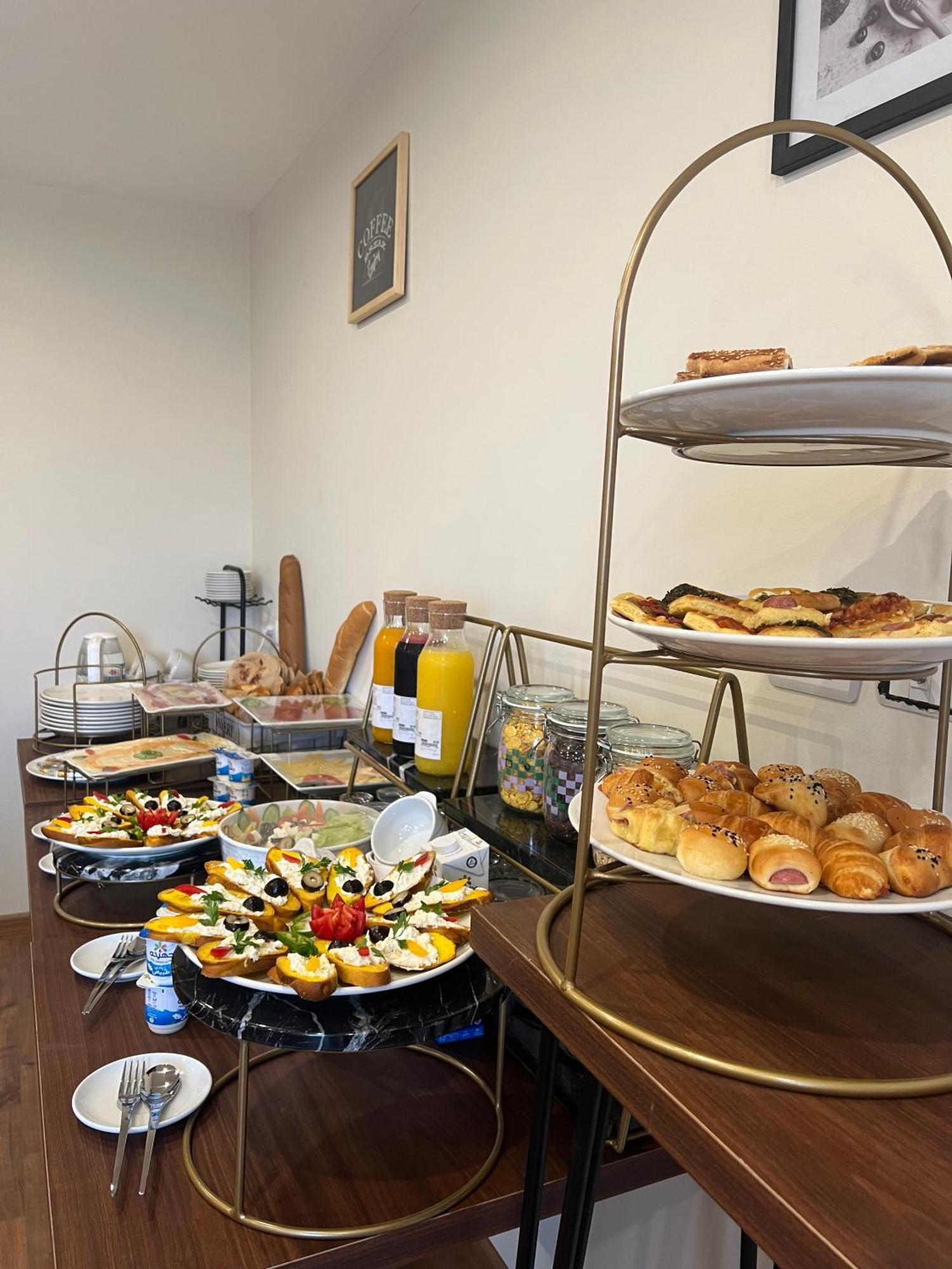 The Home Boutique Hotel Pyramids Inn Kafret el-Gabal Esterno foto