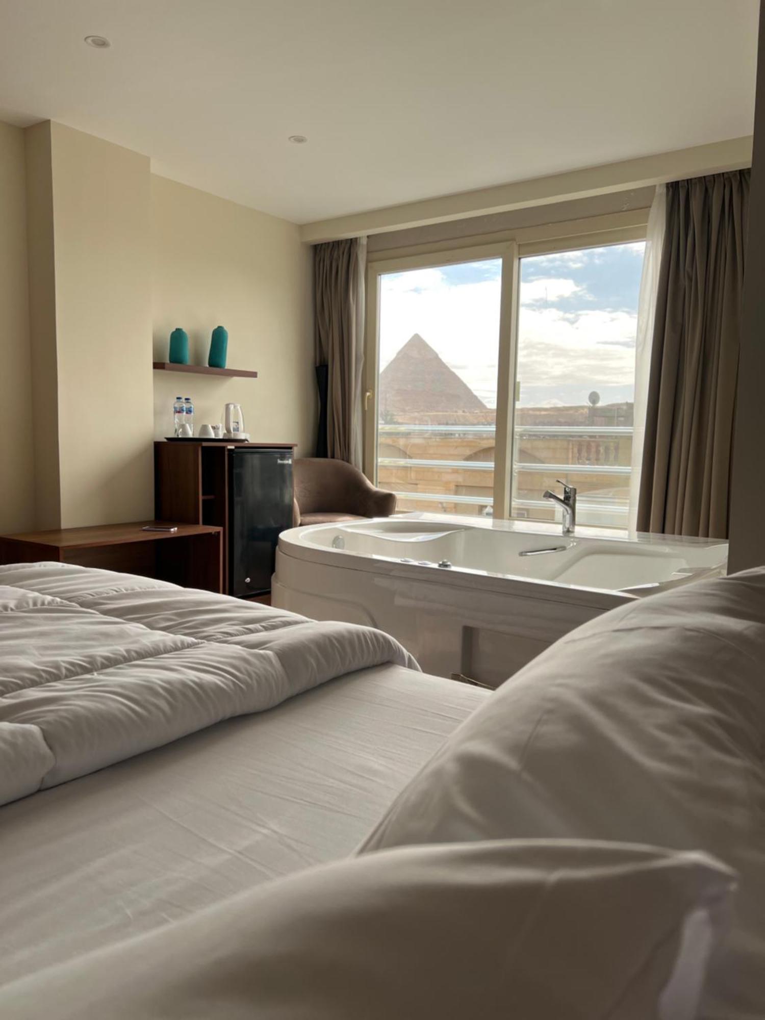 The Home Boutique Hotel Pyramids Inn Kafret el-Gabal Esterno foto