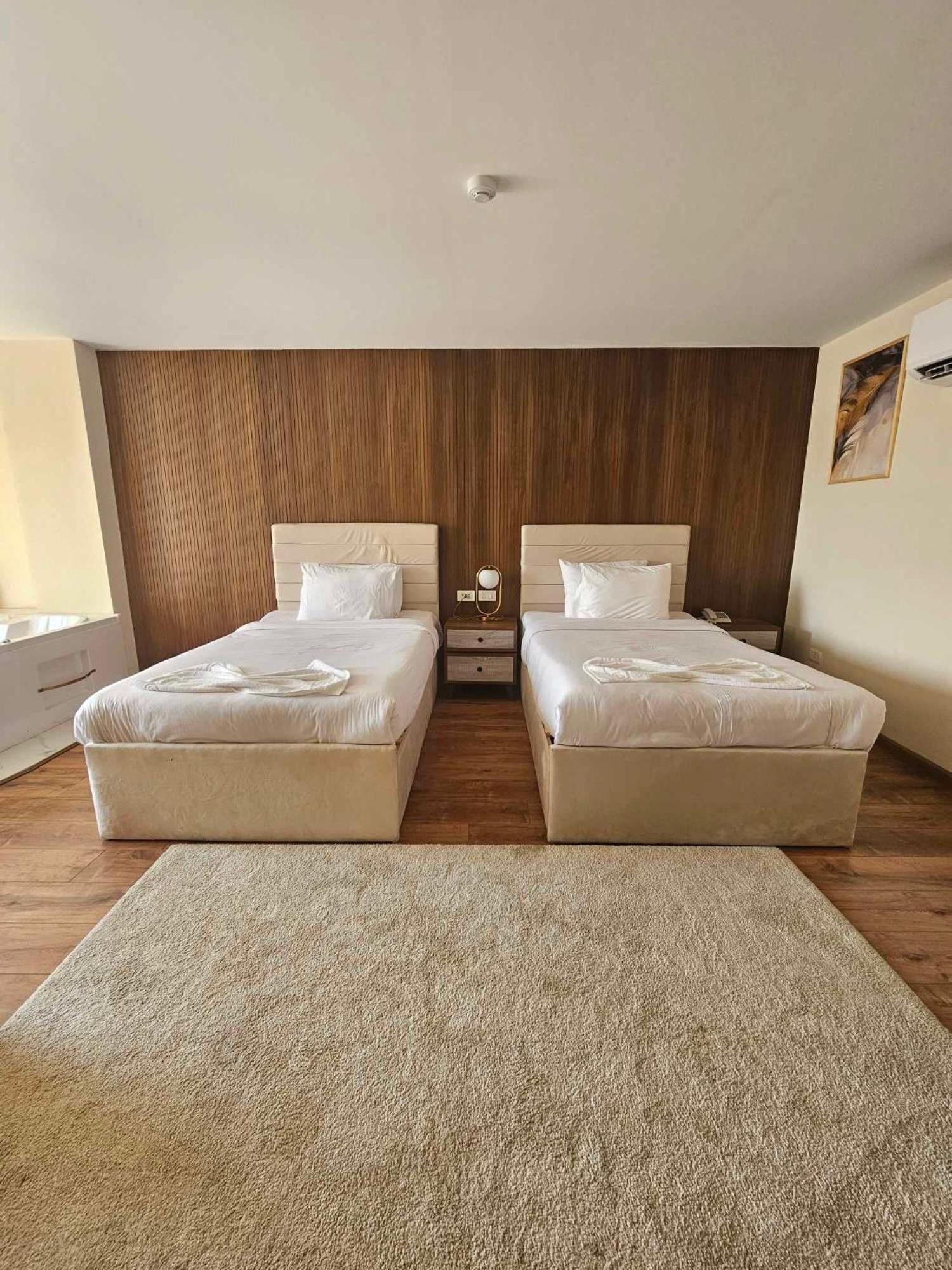 The Home Boutique Hotel Pyramids Inn Kafret el-Gabal Esterno foto