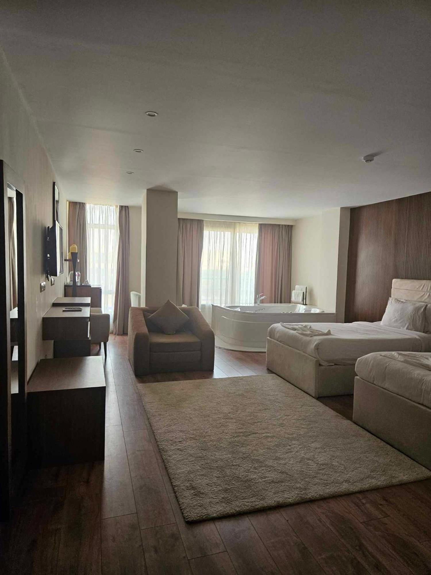 The Home Boutique Hotel Pyramids Inn Kafret el-Gabal Esterno foto